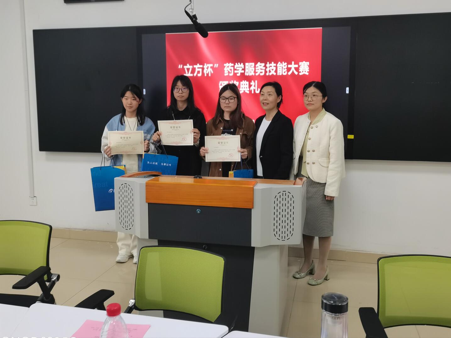 1748401098457154.jpg 1748401098457154.jpg